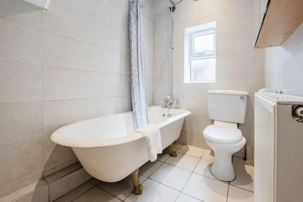 Апартаменты Cosy Flat,Great Location&Parking Ньюкасл-апон-Тайн