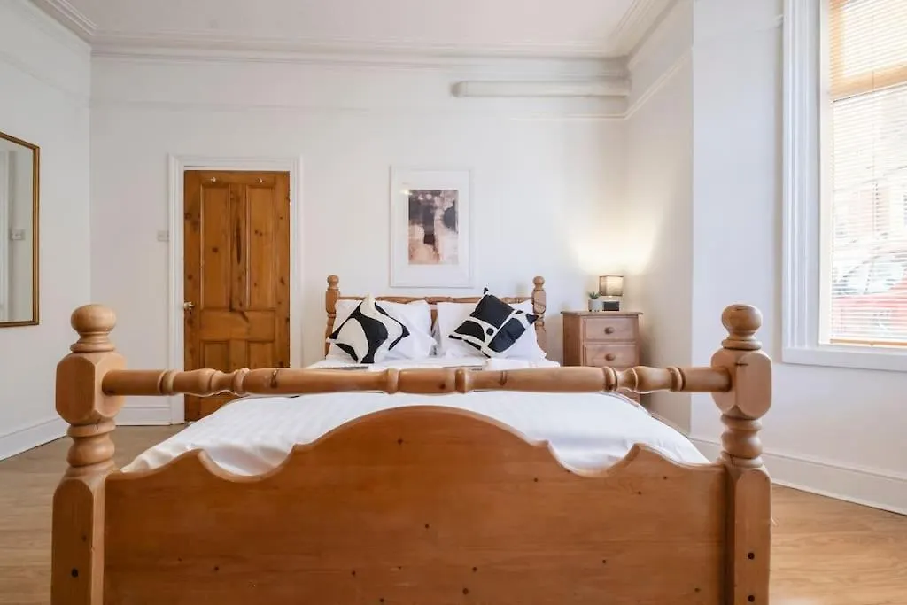 Апартаменты Cosy Flat,Great Location&Parking Ньюкасл-апон-Тайн