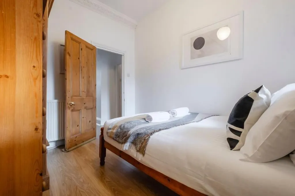 Апартаменты Cosy Flat,Great Location&Parking Ньюкасл-апон-Тайн