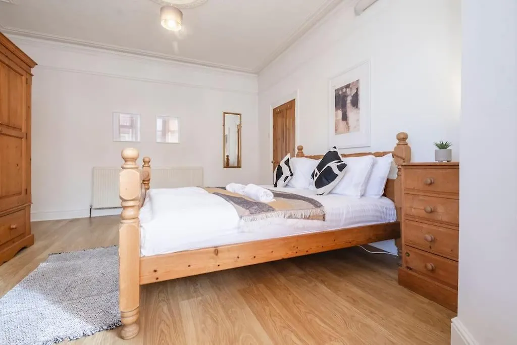 Апартаменты Cosy Flat,Great Location&Parking Ньюкасл-апон-Тайн